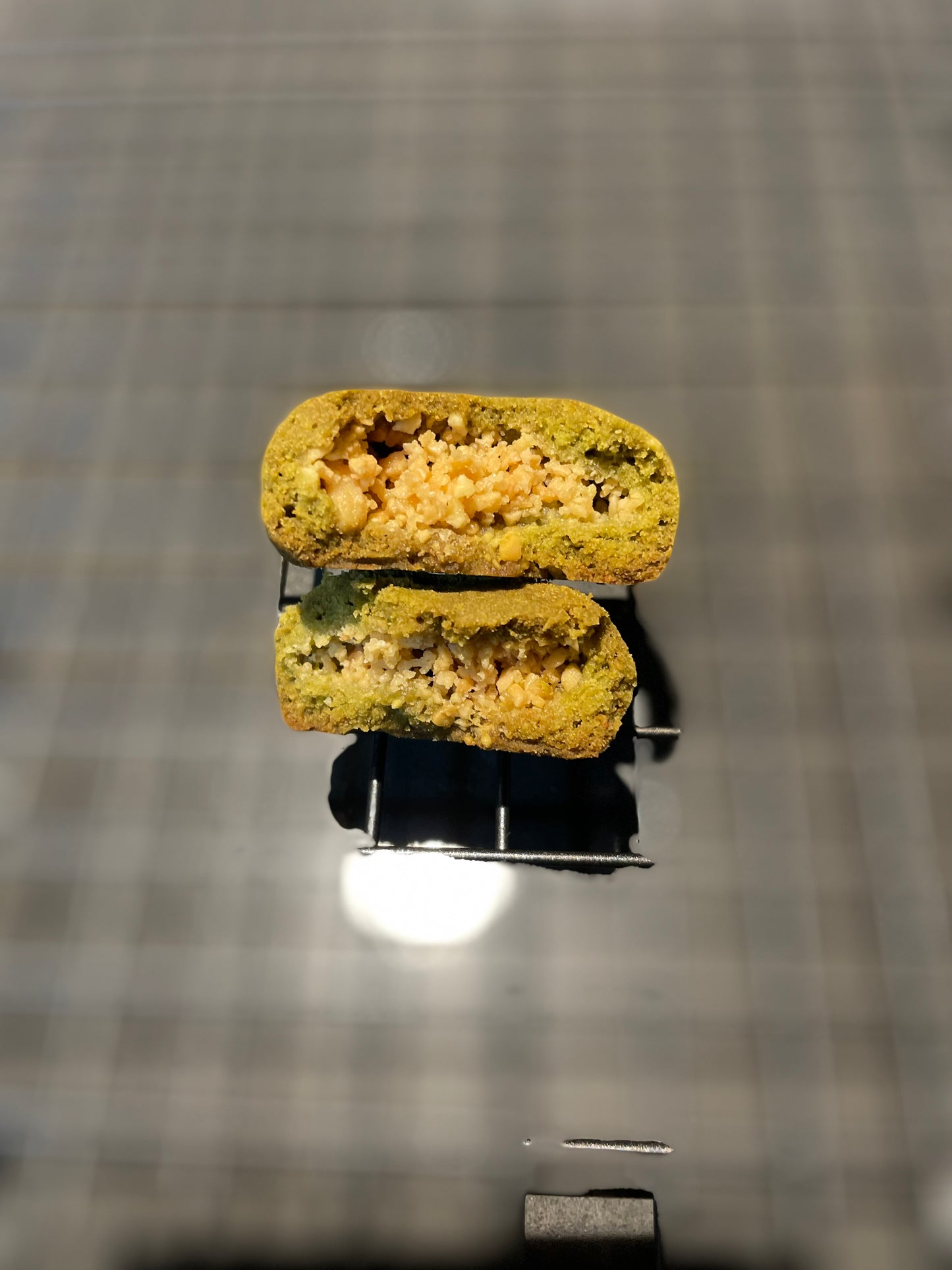 Matcha Cookie (Almond Filling)